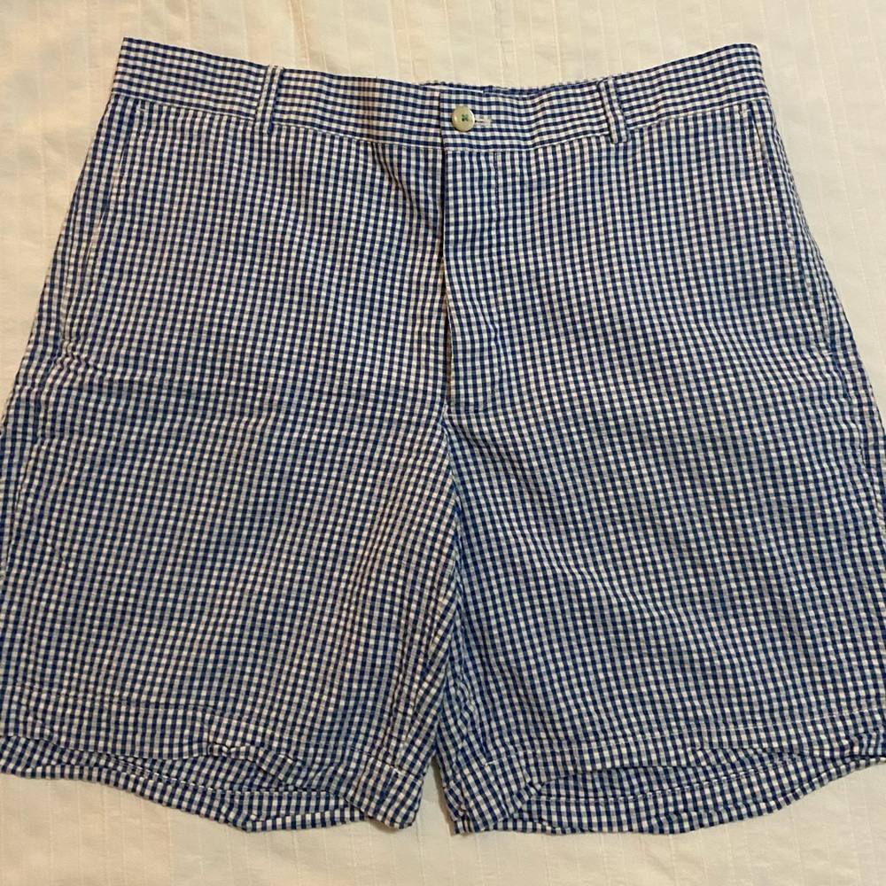 Souther tide men’s golf shorts. 35 waist, 7” inseam. Gingham.